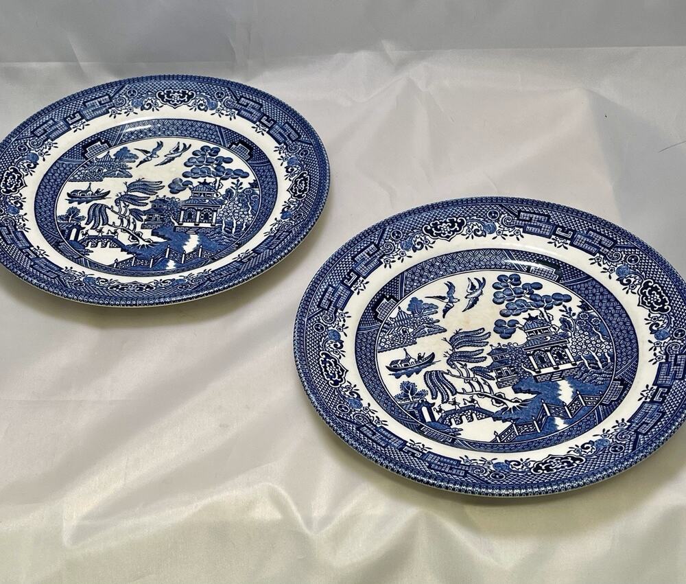 Churchill Willow 8 inch Luncheon Plates - Blue Willow X2